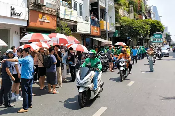 TP.HCM chuyển xe xăng sang xe điện, bắt đầu từ shipper: Bạn đọc quan tâm các giải pháp về pin